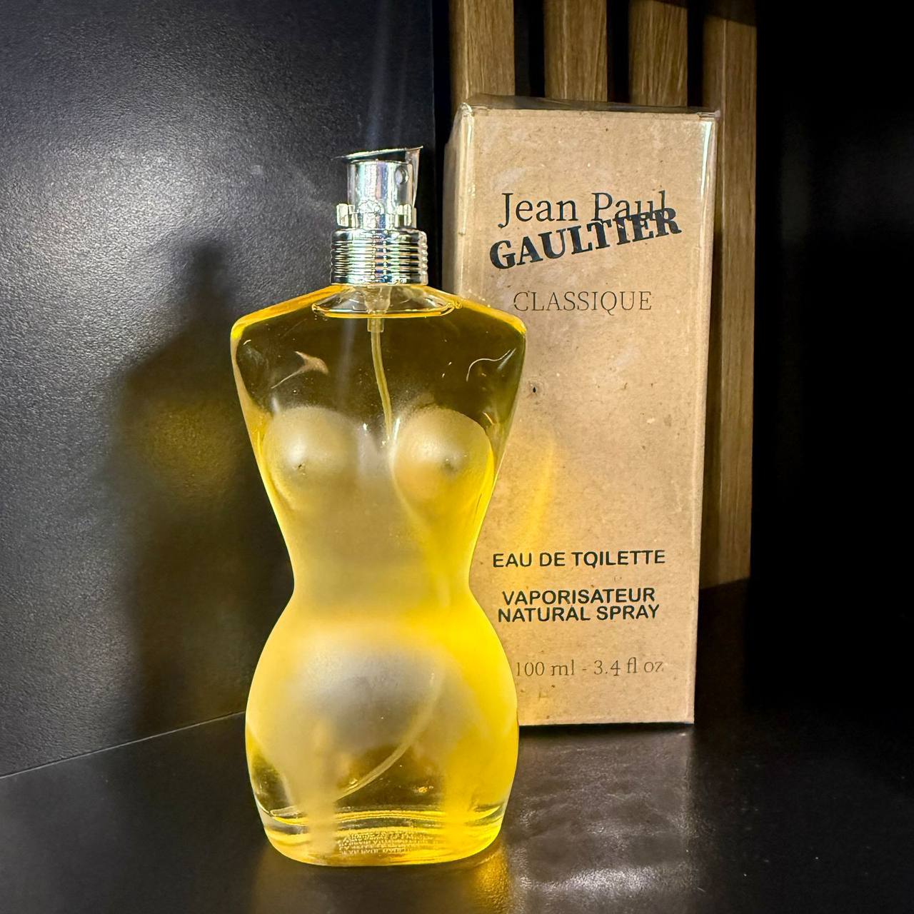 Perfume- 🌹  💛 Classique – Jean Paul Gaultier 💛 100ml   Aroma: flor de azahar, mandarina, pera y bergamota.