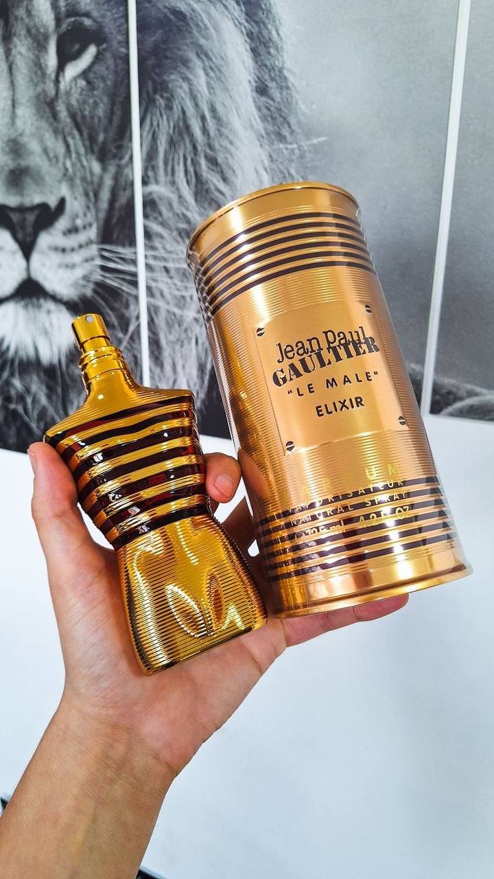 Perfume Jean Paul Gaultier – Le Male Elixir (Caballero) 💛100ml   Aromaavanda, miel, vainilla y haba tonka, ofrece un aroma dulce, ambarado y seductor.