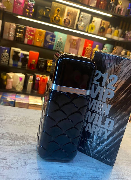 Perfume -🔥 212 VIP Men Wild Party - Carolina Herrera Aroma: pimienta negra, lima, violeta, ámbar y madera ahumada.